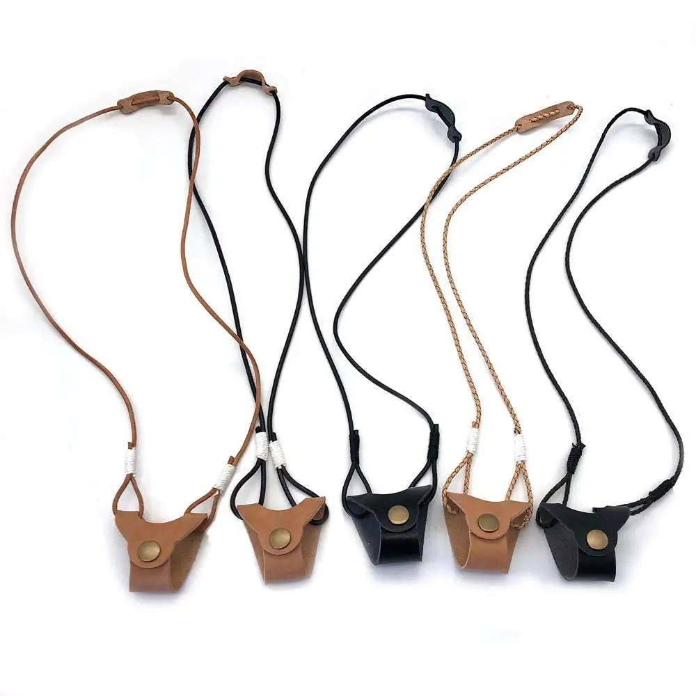 Protection Cover Sunglasses Bags Sunglasses Pouch Women Hanging Neck Clip Eyewear Cases Glasses Lanyard Leather Glasses Bags
Protection Cover Sunglasses Bags Sunglasses Pouch Women Hanging Neck Clip Eyewear Cases Glasses Lanyard Leather Glasses Bags
