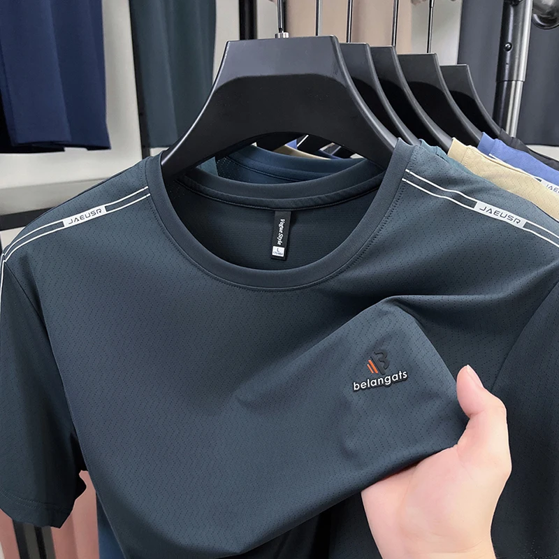 Advanced luxury brand letter emboss short sleeve T-shirt fashion pattern round neck casual new ice silk breathable cool men top
Advanced luxury brand letter emboss short sleeve T-shirt fashion pattern round neck casual new ice silk breathable cool men top