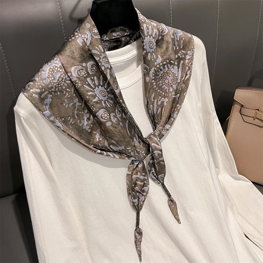 Imitation Silk Cashew Floral Silk Scarf Literary Style Versatile Accessory Waist Triangle Scarf Belt Shirt Extender
Imitation Silk Cashew Floral Silk Scarf Literary Style Versatile Accessory Waist Triangle Scarf Belt Shirt Extender