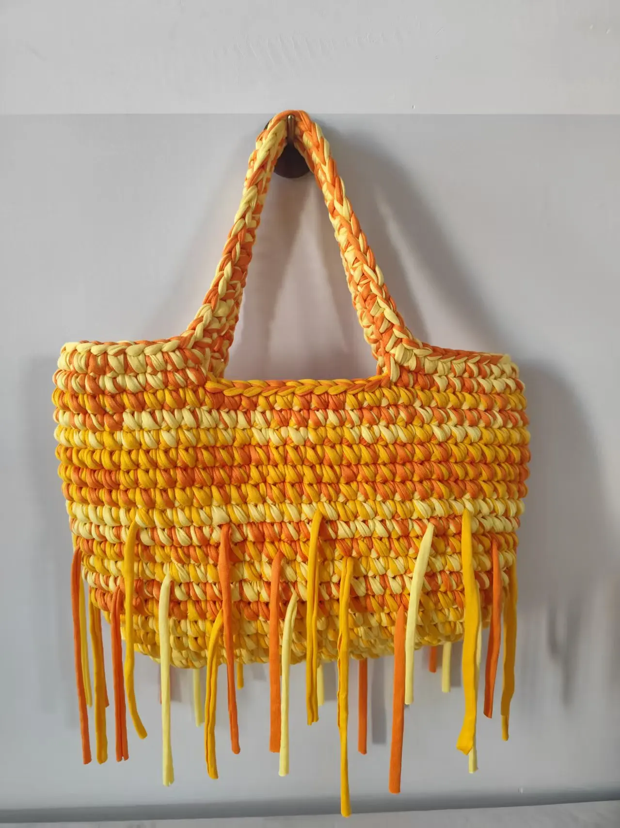 Yiwu Yingzi Handwoven Color-Block Basket Bag, Large Capacity Tassel Tote Handbag
Yiwu Yingzi Handwoven Color-Block Basket Bag, Large Capacity Tassel Tote Handbag