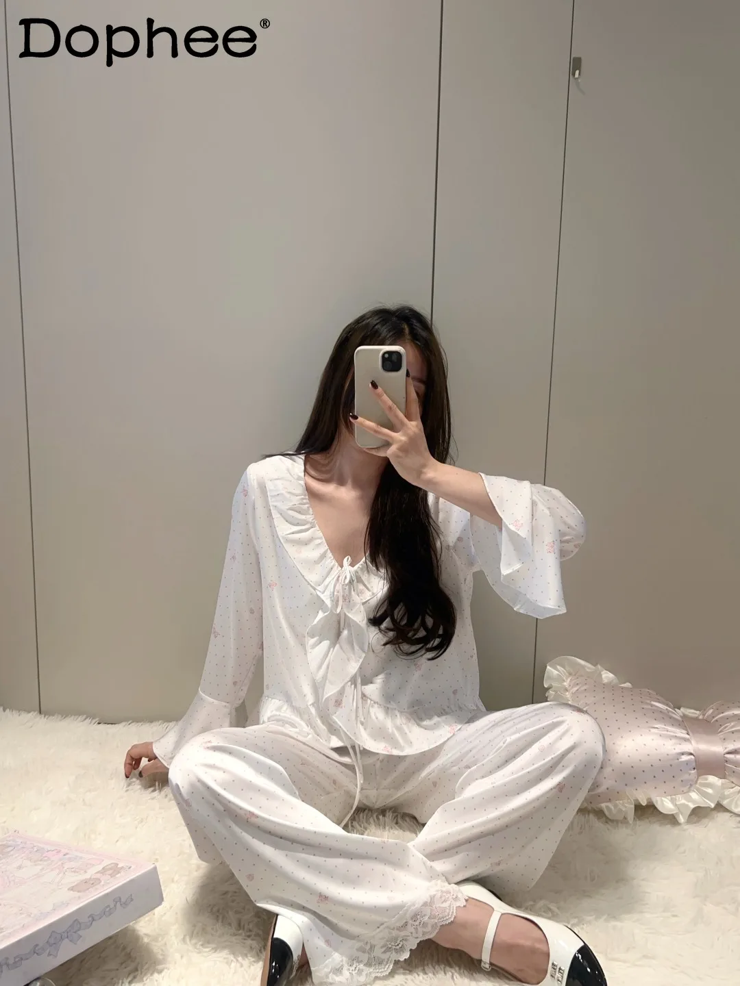 2025 Early Autumn New Pink Polka Dot Sexy Strap Three-Piece Set Ice Silk Sweet Cute Cool Breathable Homewear Pajamas for Women
2025 Early Autumn New Pink Polka Dot Sexy Strap Three-Piece Set Ice Silk Sweet Cute Cool Breathable Homewear Pajamas for Women