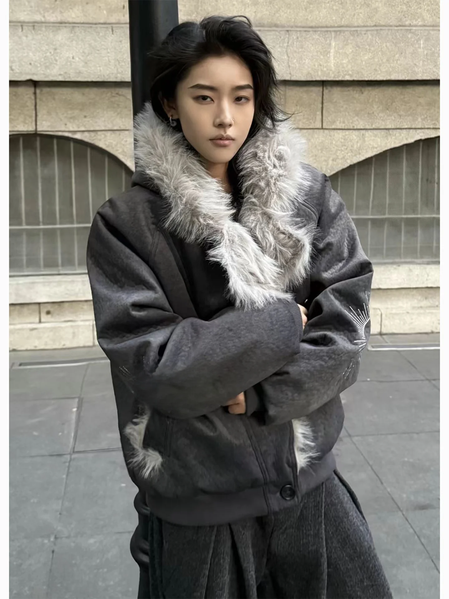 Thiened Embroidered Rabbit Fur Cotton Jaet Men's Winter Warm Coat ort Wide Hooded Casual Outerwear Youth Faion
Thiened Embroidered Rabbit Fur Cotton Jaet Men's Winter Warm Coat ort Wide Hooded Casual Outerwear Youth Faion