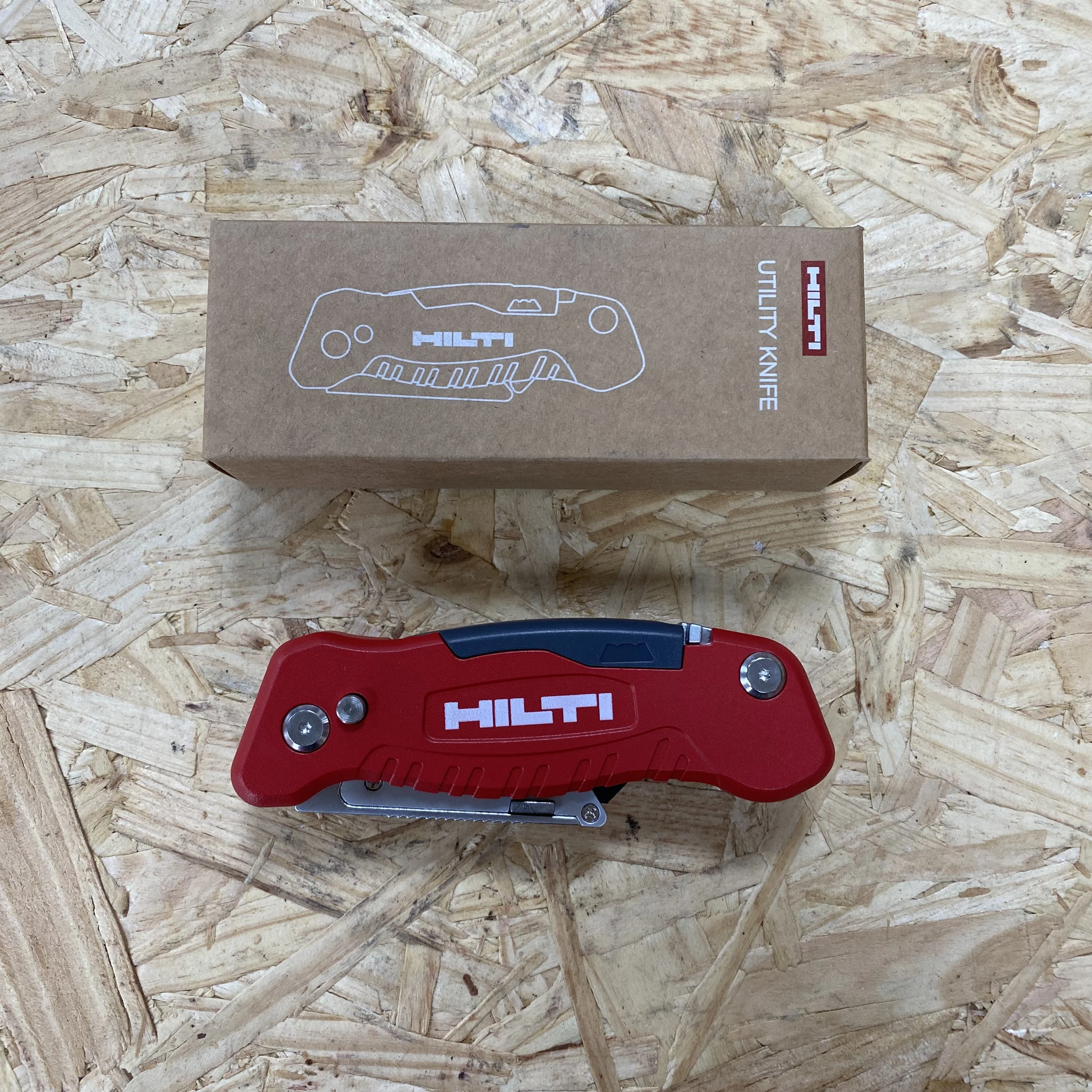 HILTI original brand new wallpaper knife UTLITY KNIFE universal knife - folding knife including screwdriver and 2 blades
HILTI original brand new wallpaper knife UTLITY KNIFE universal knife - folding knife including screwdriver and 2 blades