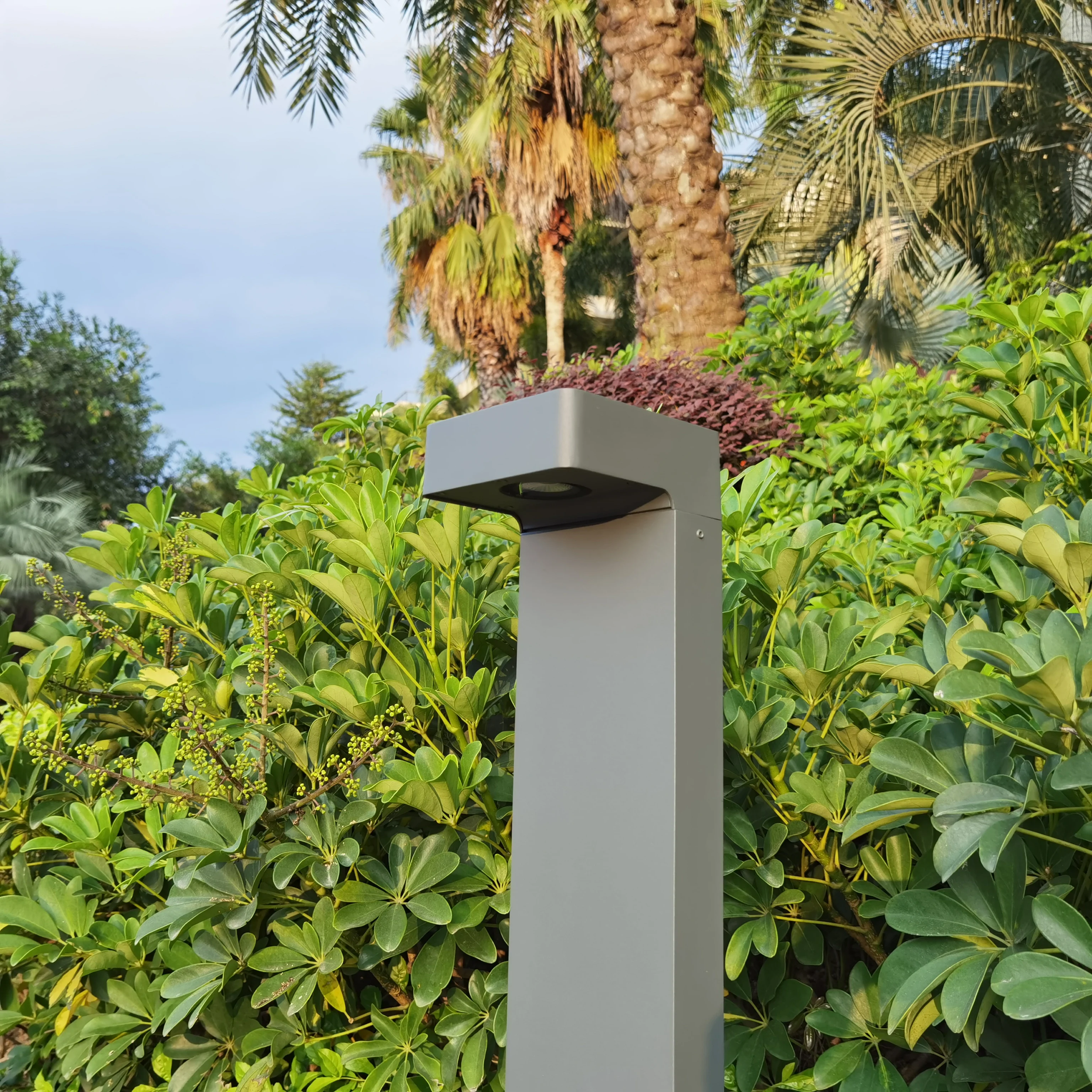 Outdoor New Design Creative Modern Garden Decoration Garden Garden Outdoor COB Lawn Lamp DHK-9087
Outdoor New Design Creative Modern Garden Decoration Garden Garden Outdoor COB Lawn Lamp DHK-9087