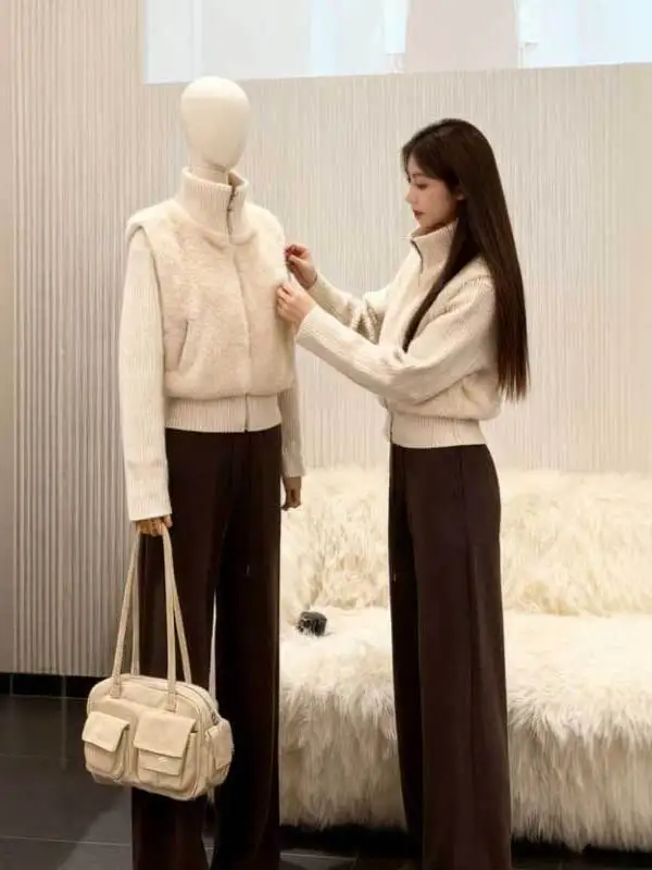 Модная вязаная куртка-пэчворк с мехом, корейский стиль, с зауженной талией, на молнии, маленький размер, женская верхняя одежда
Модная вязаная куртка-пэчворк с мехом, корейский стиль, с зауженной талией, на молнии, маленький размер, женская верхняя одежда