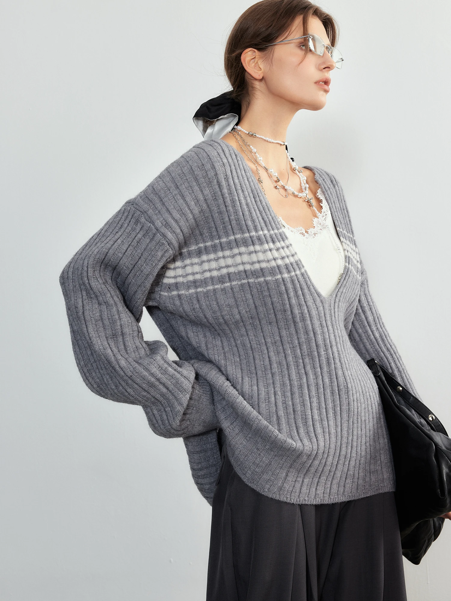 Lean Project Women's Loose Knitted Sweater Simple V-Ne Striped Light ey Casual Long Sve Warm Fce-Like Top
Lean Project Women's Loose Knitted Sweater Simple V-Ne Striped Light ey Casual Long Sve Warm Fce-Like Top