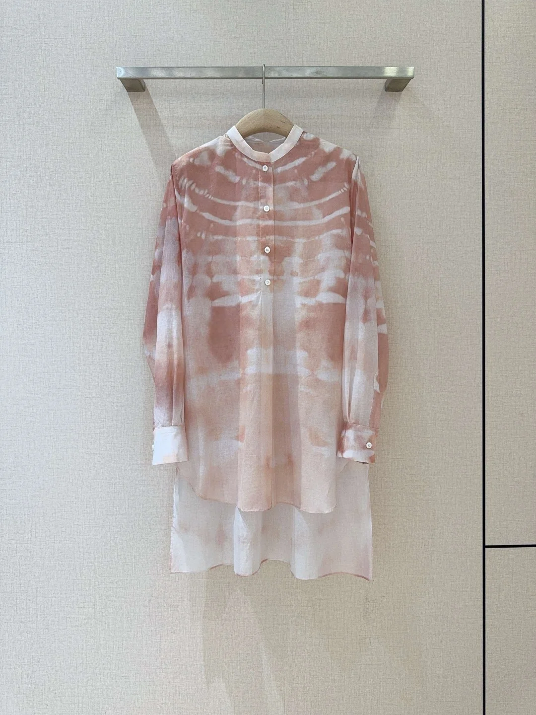 2025 Spring/Summer New High - End Imported 100% Cotton Classic Long Sleeve Shirt. Features Unique Dye - Sublimation & Embroidery
2025 Spring/Summer New High - End Imported 100% Cotton Classic Long Sleeve Shirt. Features Unique Dye - Sublimation & Embroidery