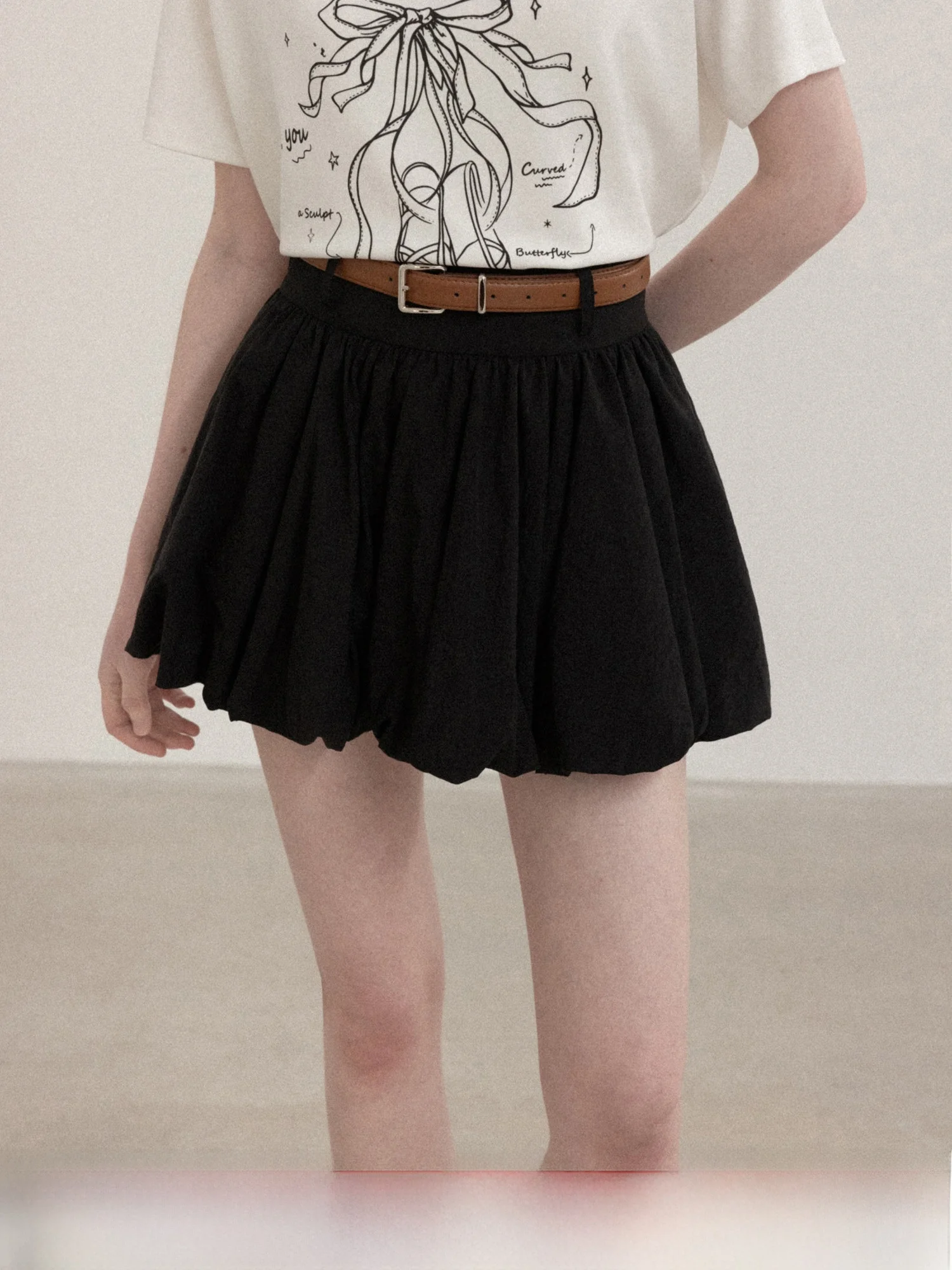 Black High Waist A-Line Skirt Women's Casual Breathable Skirt Spring Commute Versatile Short Skirt Yangcheng Story
Black High Waist A-Line Skirt Women's Casual Breathable Skirt Spring Commute Versatile Short Skirt Yangcheng Story