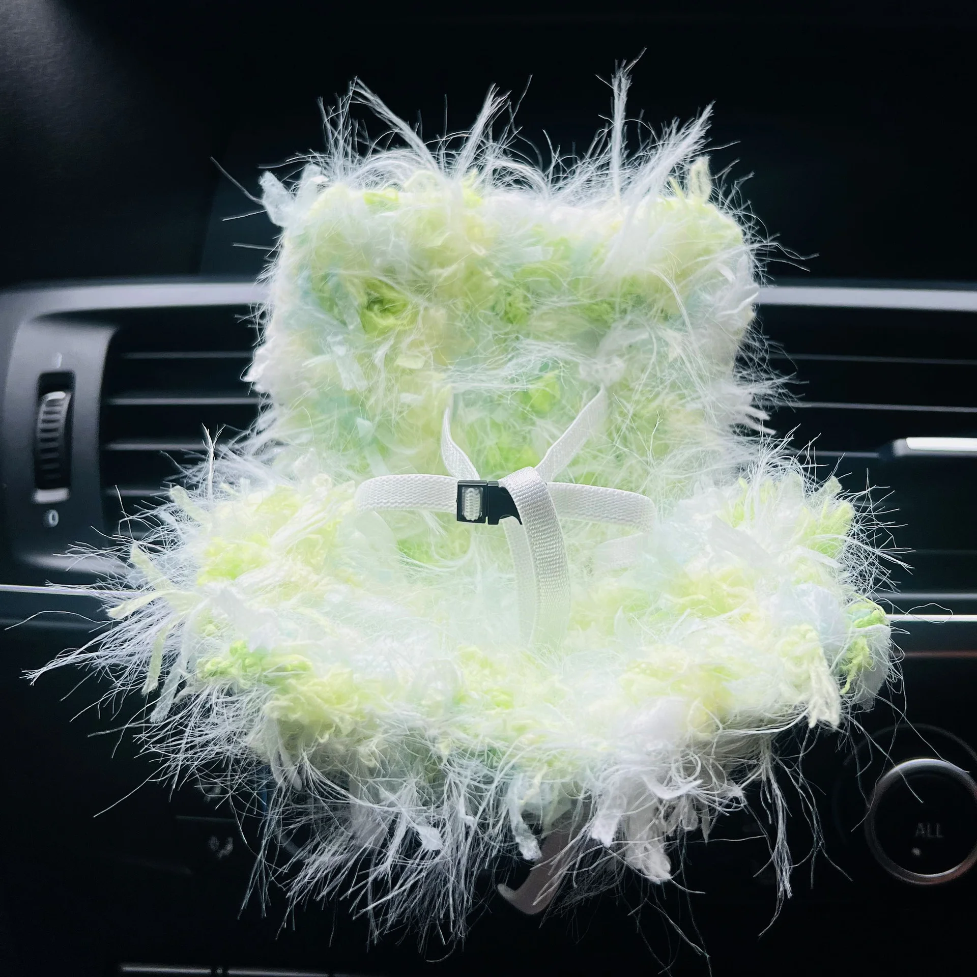 1Set Seat Decoration Air Outlet Accessories Car Sofa Aromatherapy Decoration Creative Doll Central Console Decoration
1Set Seat Decoration Air Outlet Accessories Car Sofa Aromatherapy Decoration Creative Doll Central Console Decoration