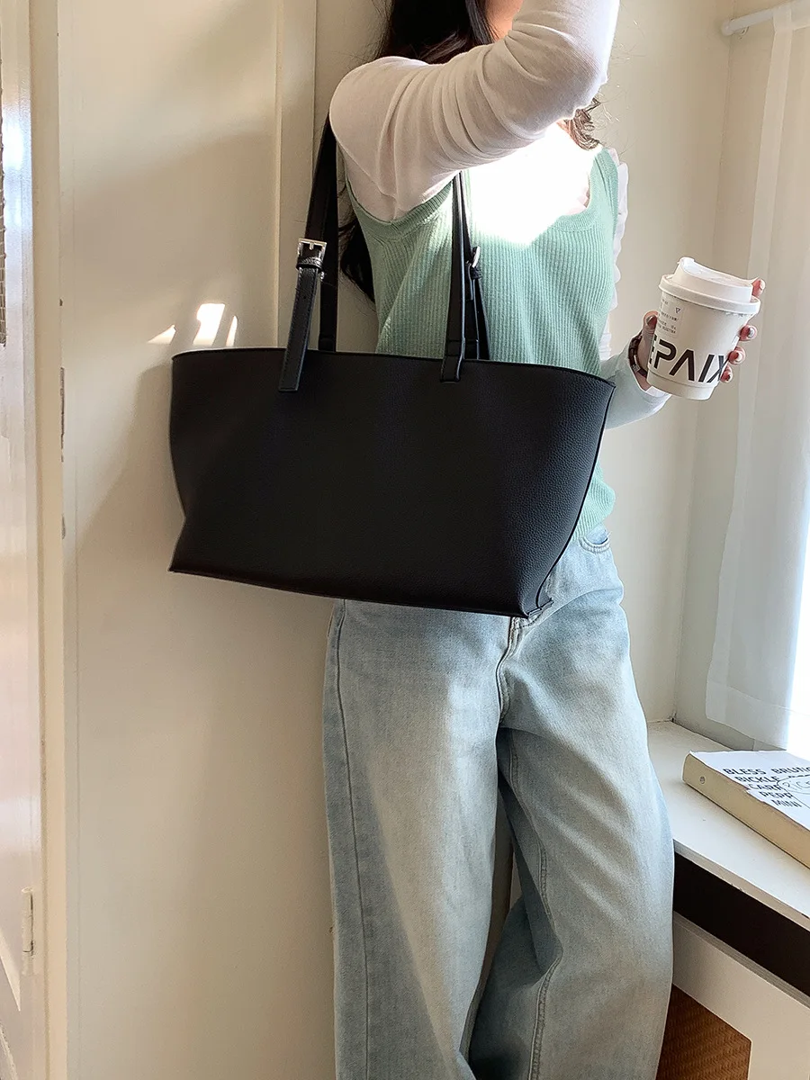 Casual Soft Tote Women Bag PU Leather Shoulder Bags for Women 2025 NEW High Quality Handbags and Purses Large Shopper Purses 
Casual Soft Tote Women Bag PU Leather Shoulder Bags for Women 2025 NEW High Quality Handbags and Purses Large Shopper Purses