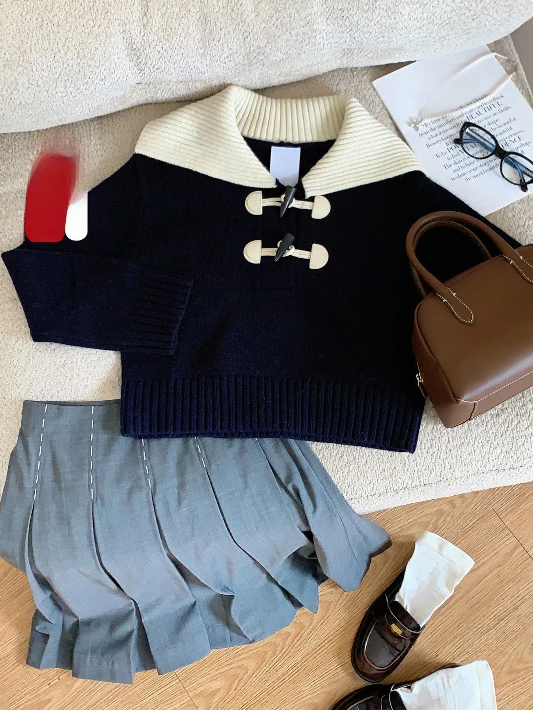 Heidd Navy Collar Short Knitted Sweater Wool Blend Long Sleeve Button up Women's Autumn Winter Woolen Knitwear
Heidd Navy Collar Short Knitted Sweater Wool Blend Long Sleeve Button up Women's Autumn Winter Woolen Knitwear