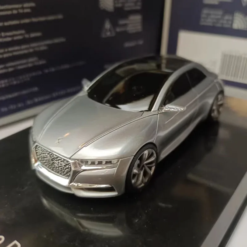 1:43 Scale Citroen Divine DS Series 2014 Replica Resin Toy Car Model Classic Collection Static Decoration
1:43 Scale Citroen Divine DS Series 2014 Replica Resin Toy Car Model Classic Collection Static Decoration
