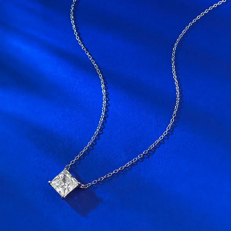 New S925 Silver 8 * 8mm Princess Square White Diamond Personalized Style Necklace Pendant Jewelry
New S925 Silver 8 * 8mm Princess Square White Diamond Personalized Style Necklace Pendant Jewelry