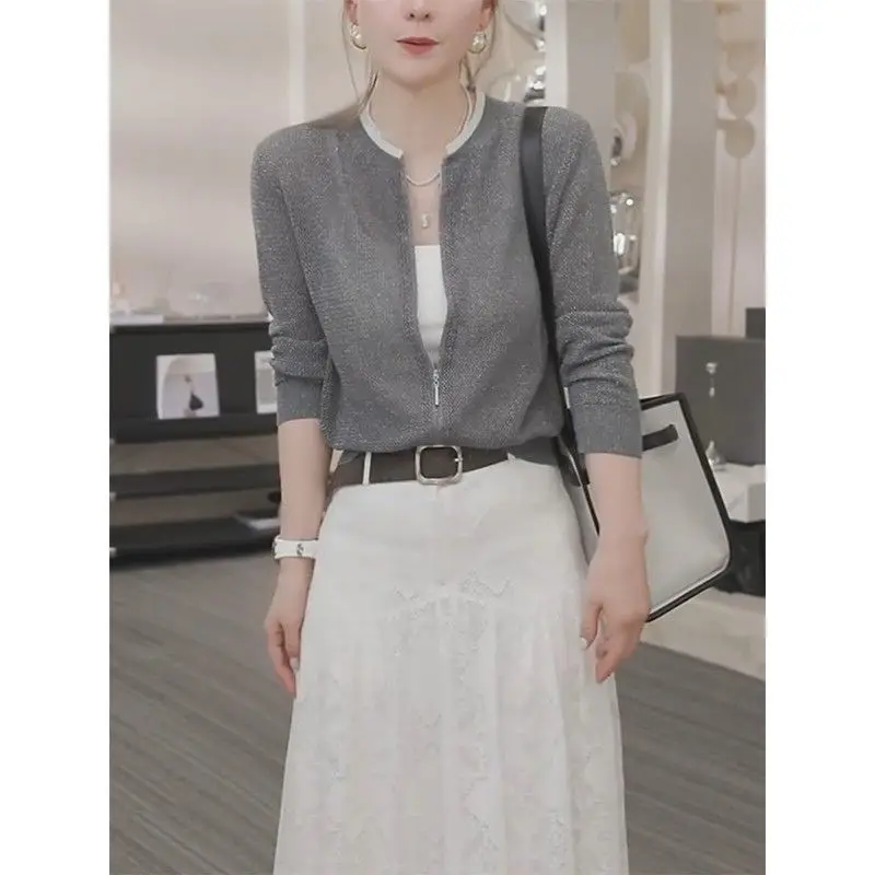 Fashionable Round Neck Zipper Ice Silk Knit Cardigan 2025 Spring New Temperament Versatile Top Elegant Jacket
Fashionable Round Neck Zipper Ice Silk Knit Cardigan 2025 Spring New Temperament Versatile Top Elegant Jacket