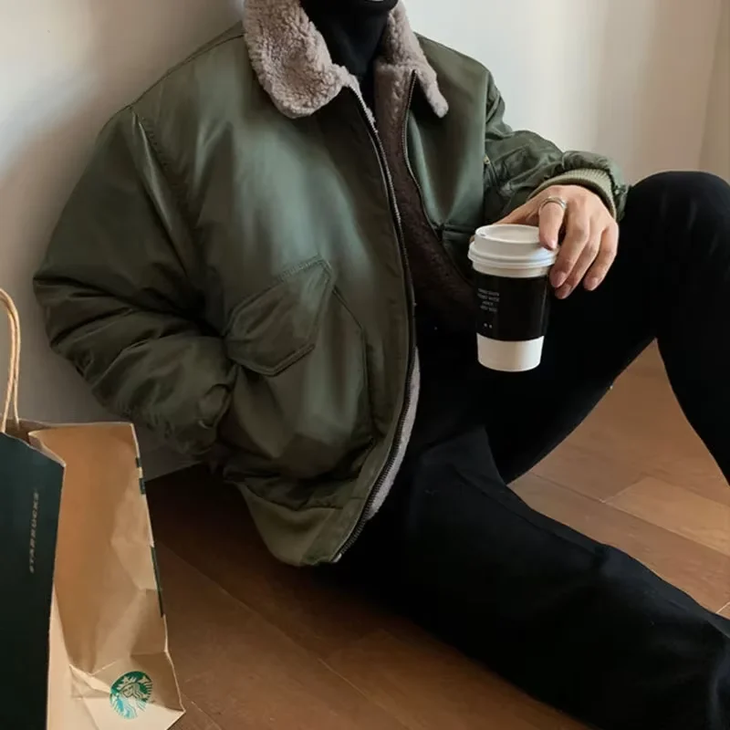 Winter Thickened Lapel Cotton Coat For Men Korean Style Trendy Hong Kong Style Velvet Cotton Coat Pilot Jacket Loose Cotton
Winter Thickened Lapel Cotton Coat For Men Korean Style Trendy Hong Kong Style Velvet Cotton Coat Pilot Jacket Loose Cotton