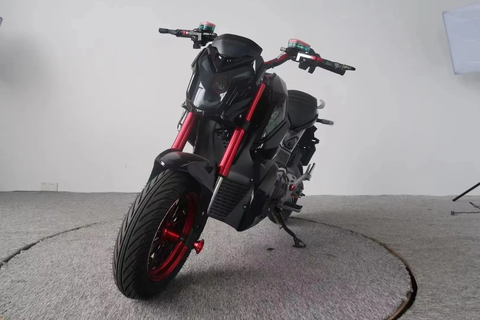 STLF Affordable Light Motorcycles 2000W-5000W 72v 50ah Unisex Electric Motorcycle
STLF Affordable Light Motorcycles 2000W-5000W 72v 50ah Unisex Electric Motorcycle