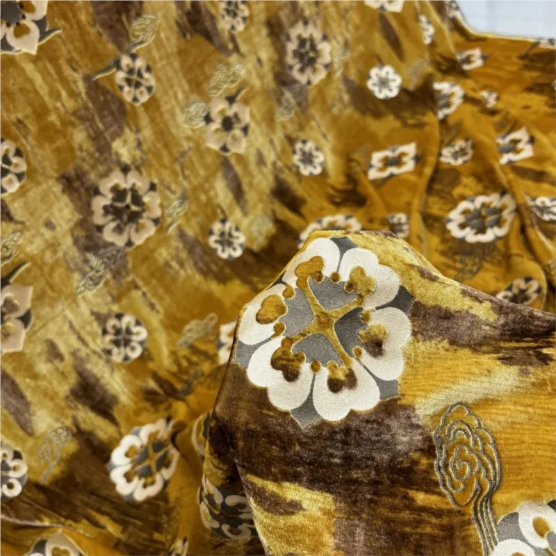 Woven real velvet Qiaoqi embossed and glued silk base Dunhuang Baoxiang flower 
Woven real velvet Qiaoqi embossed and glued silk base Dunhuang Baoxiang flower