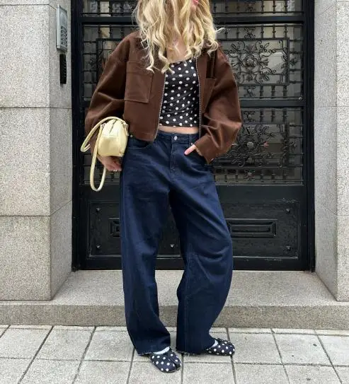 Fashion Women's Clothing Autumn and Winter New Long Sleeved Suede Jacket Brown 2025 New Small Suit Zipper Top Jacket
Fashion Women's Clothing Autumn and Winter New Long Sleeved Suede Jacket Brown 2025 New Small Suit Zipper Top Jacket
