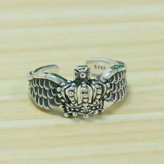 Japanese and Korean S925 Sterling Silver Ring INS girls' jewelry is cold and elegant, with a simple and retro vintage design and
Japanese and Korean S925 Sterling Silver Ring INS girls' jewelry is cold and elegant, with a simple and retro vintage design and