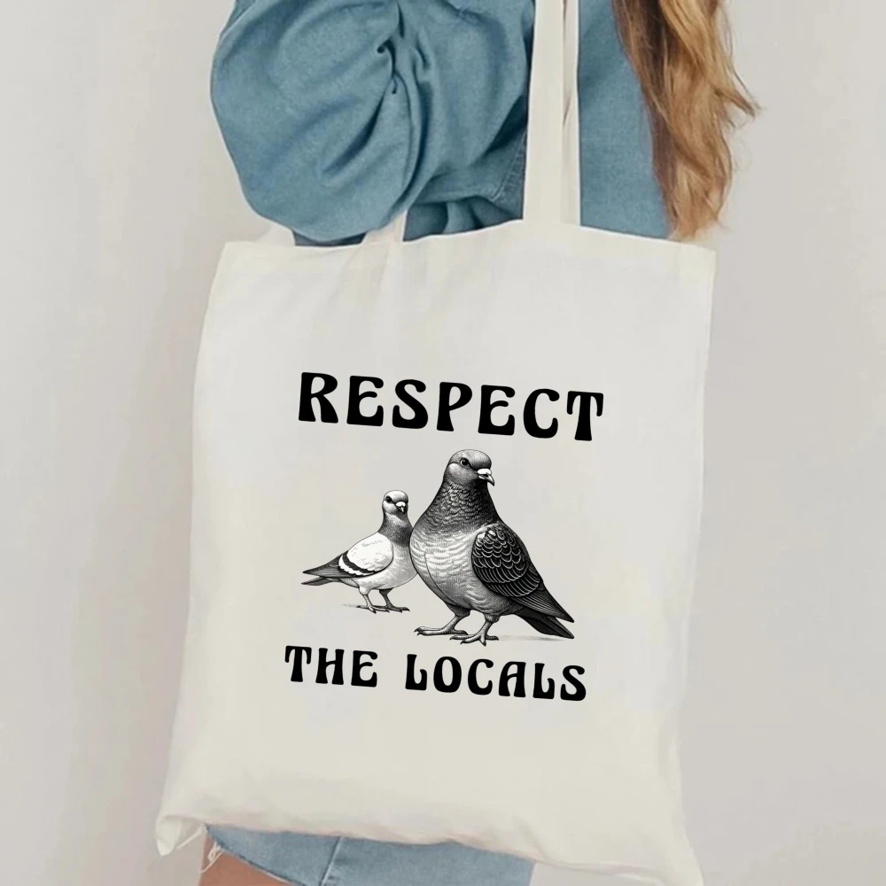 "Respect The Locals" Funny Pigeon Canvas Tote Bag, Retro Black and White Bird Shoulder Bag for Casual Outings
"Respect The Locals" Funny Pigeon Canvas Tote Bag, Retro Black and White Bird Shoulder Bag for Casual Outings
