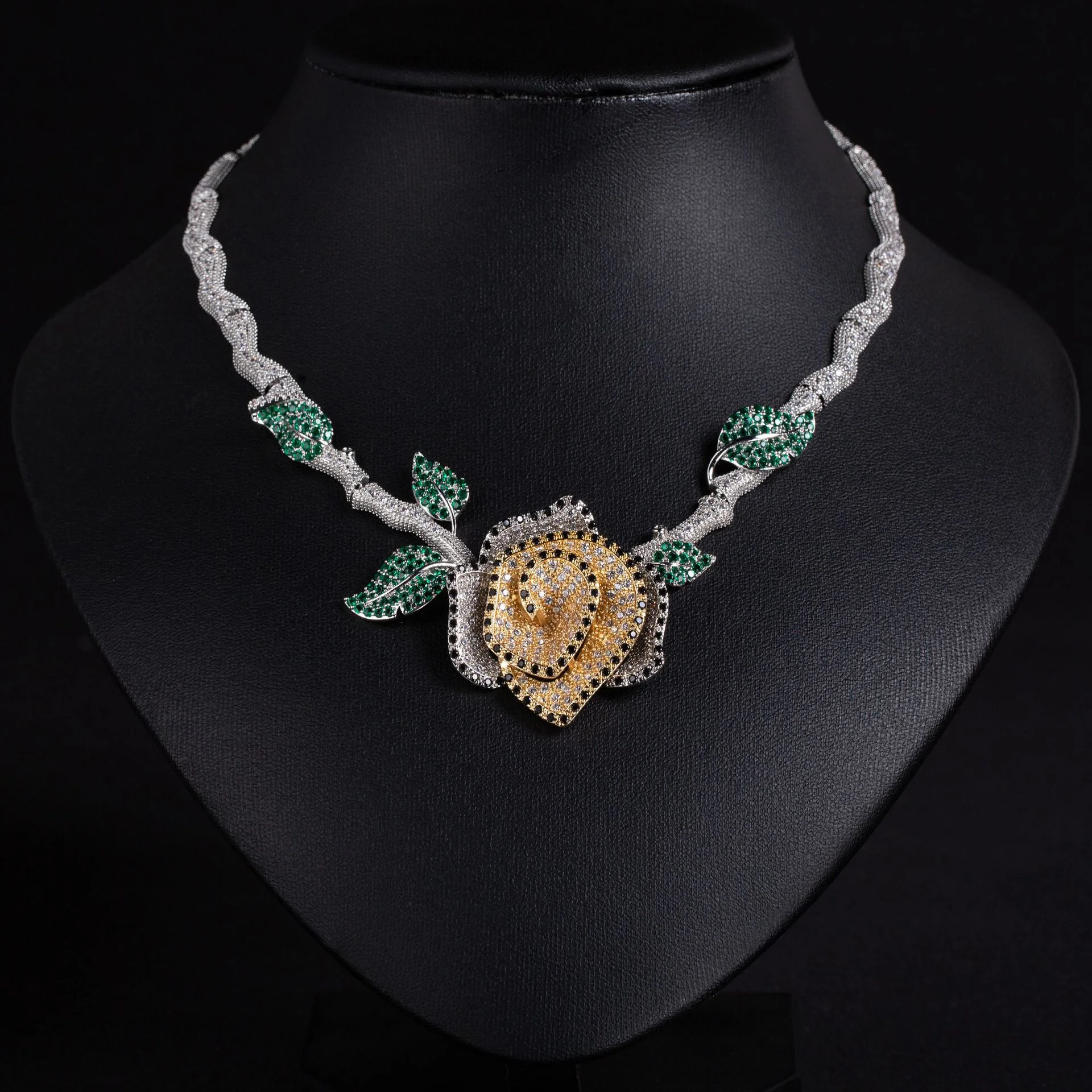 European Fashion Petal Zircon Inlaid Flower Pendant Adjustable Clavicle Necklace Elegant Daily Party Jewelry for Women
European Fashion Petal Zircon Inlaid Flower Pendant Adjustable Clavicle Necklace Elegant Daily Party Jewelry for Women