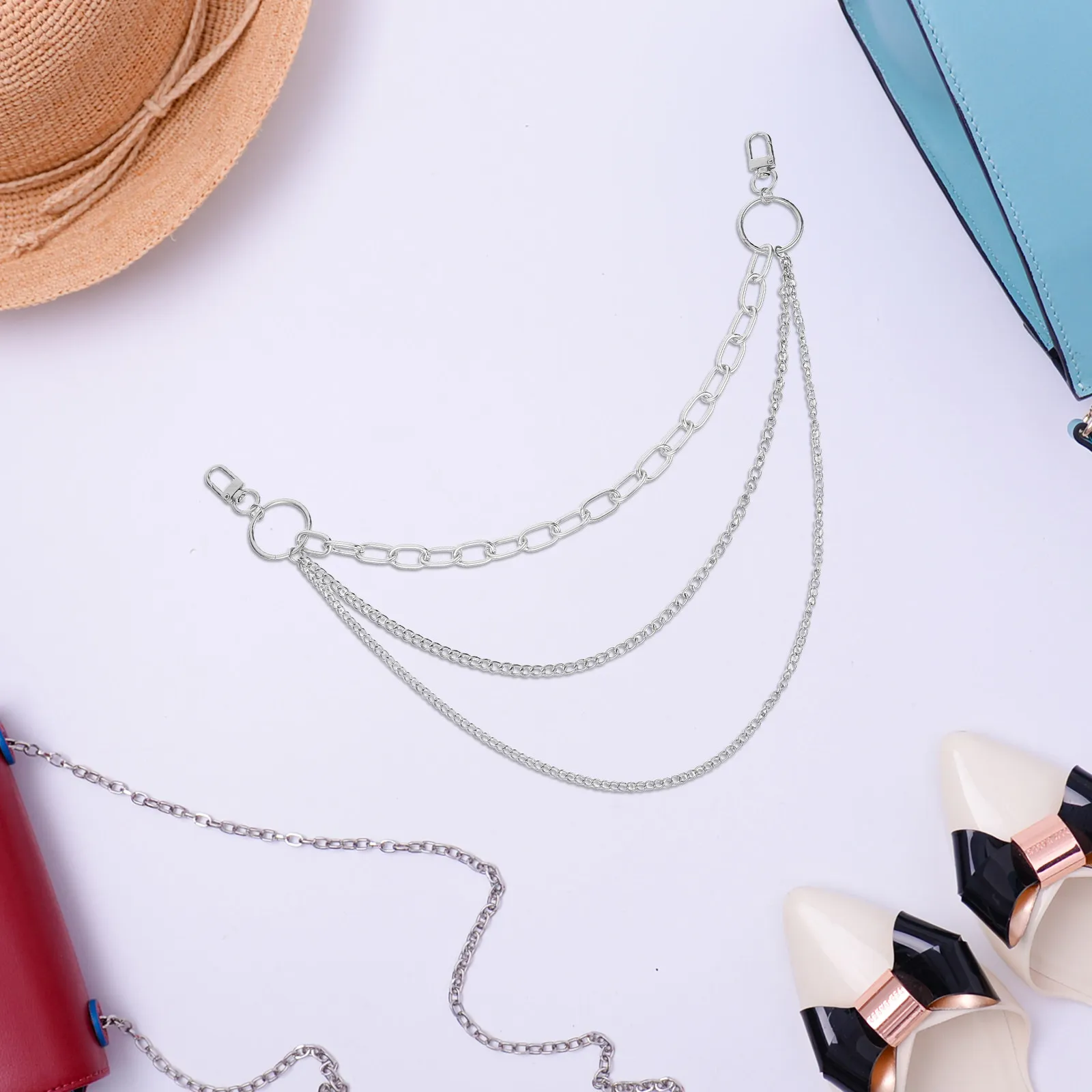 Набор из 3 цепочек для сумок: декоративные металлические цепочки-подвески в форме сердца для сумок и клатчей
Набор из 3 цепочек для сумок: декоративные металлические цепочки-подвески в форме сердца для сумок и клатчей