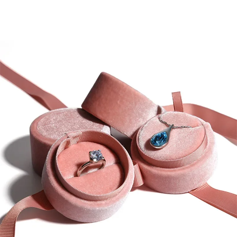 Delicate Handmade vintage velvet pendant necklace boxes gift box pink ribbon storage ring boxes jewelry packaging high-quality
Delicate Handmade vintage velvet pendant necklace boxes gift box pink ribbon storage ring boxes jewelry packaging high-quality