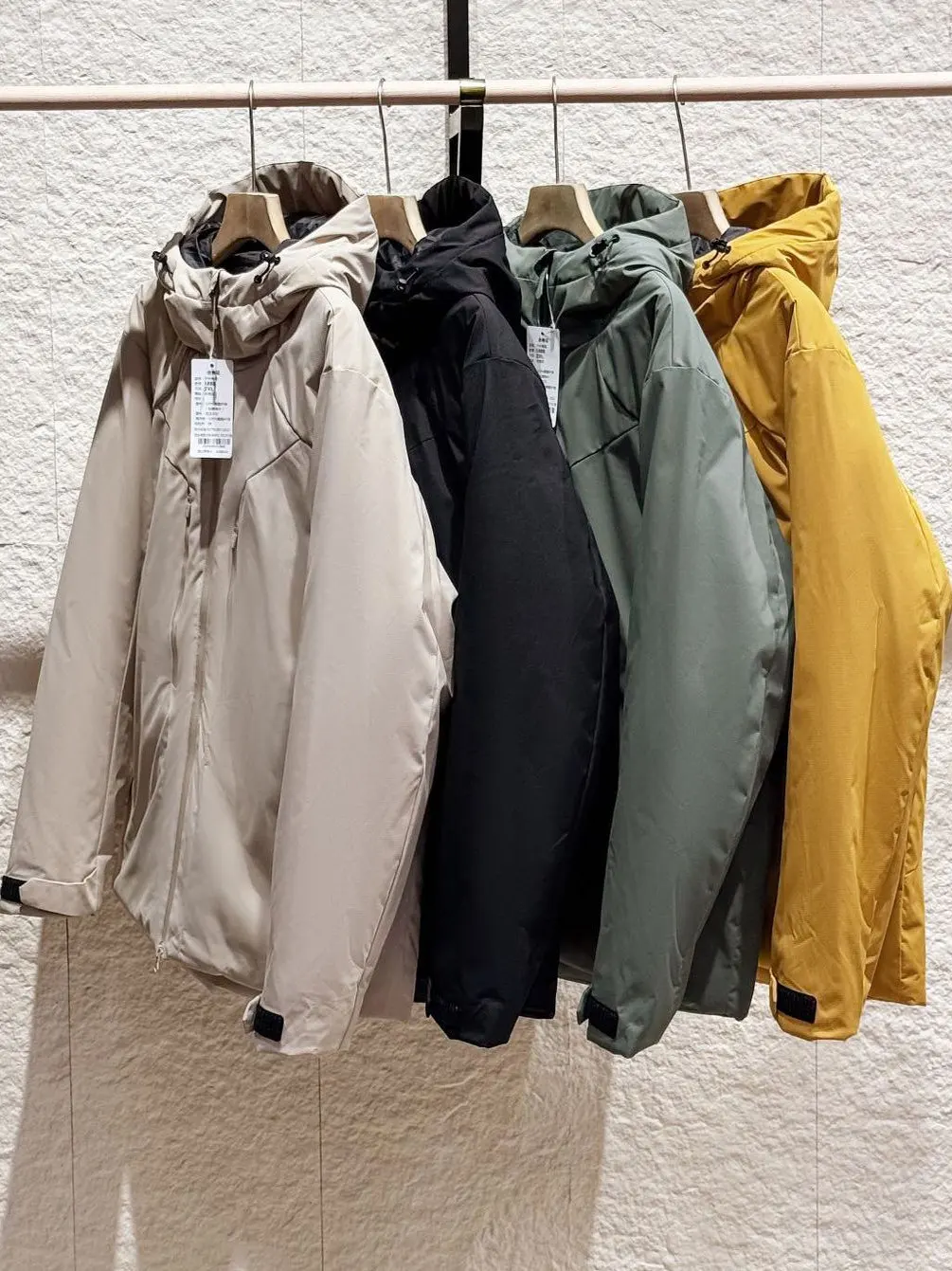 Мужская легкая водонепроницаемая теплая хлопковая куртка для активного отдыха с капюшоном, молодежная, модная, повседневная, в стиле Cleanfit, с длинными рукавами
Мужская легкая водонепроницаемая теплая хлопковая куртка для активного отдыха с капюшоном, молодежная, модная, повседневная, в стиле Cleanfit, с длинными рукавами