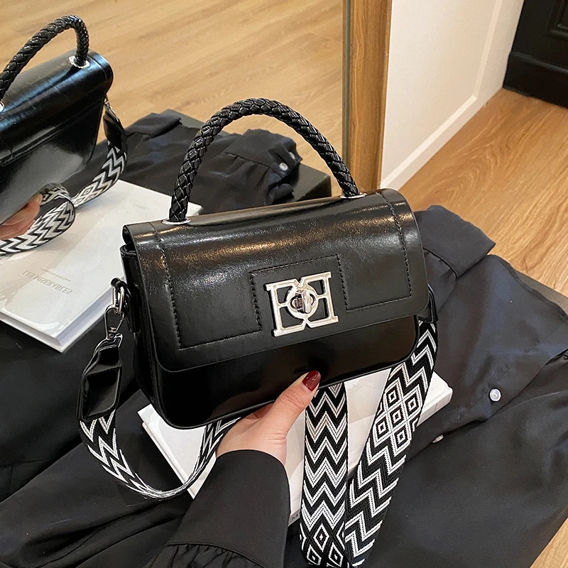 Elegant Ladies Leather Shoulder Bag - Popular Designer Crossbody Handbag Tote Purse Women's Fashion
Elegant Ladies Leather Shoulder Bag - Popular Designer Crossbody Handbag Tote Purse Women's Fashion