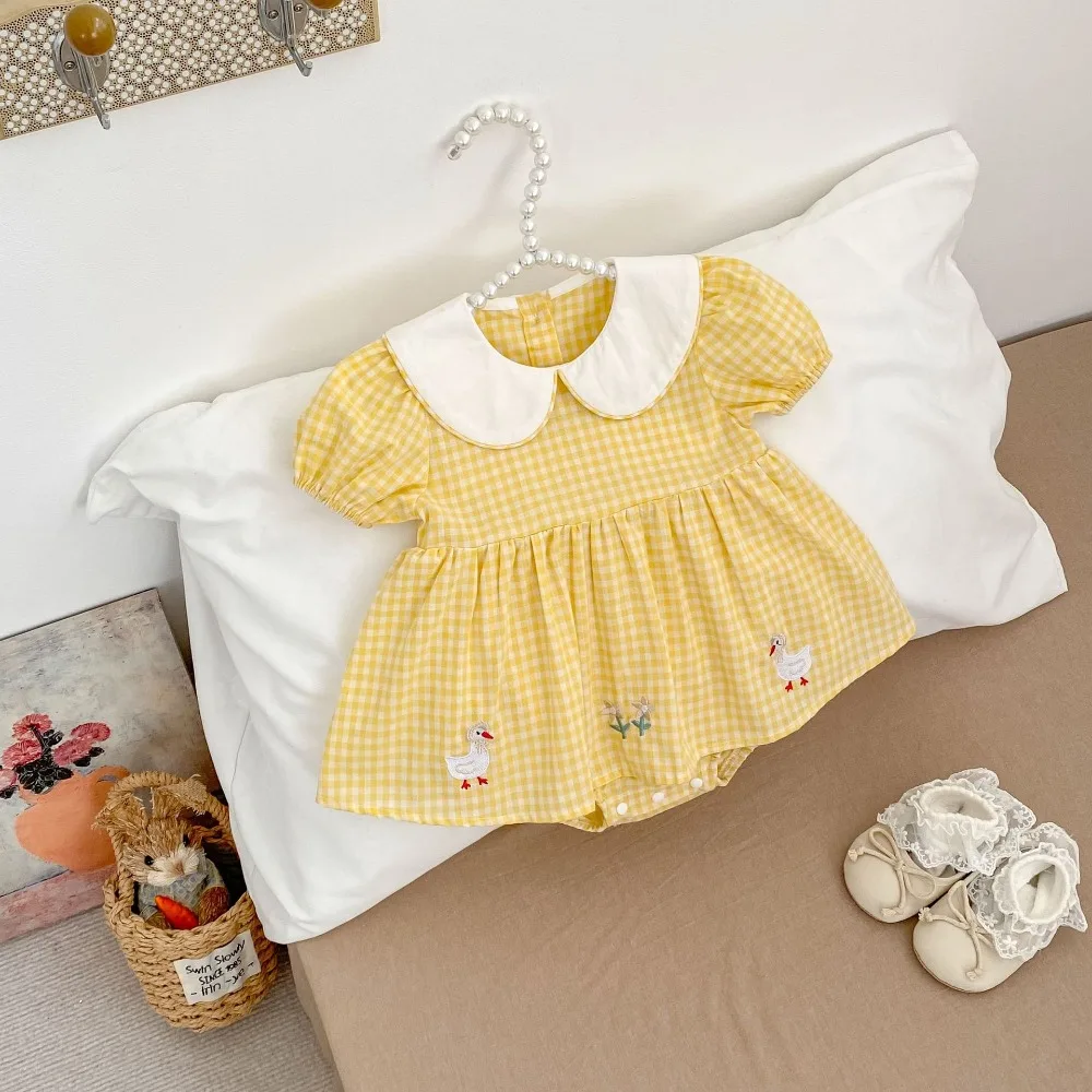 Cute Baby Girl Romper 2026 Summer Newborn Infant Short Sleeve Peter Pan Collar Plaid Skirted Bodysuit Embroidery Clothes
Cute Baby Girl Romper 2026 Summer Newborn Infant Short Sleeve Peter Pan Collar Plaid Skirted Bodysuit Embroidery Clothes