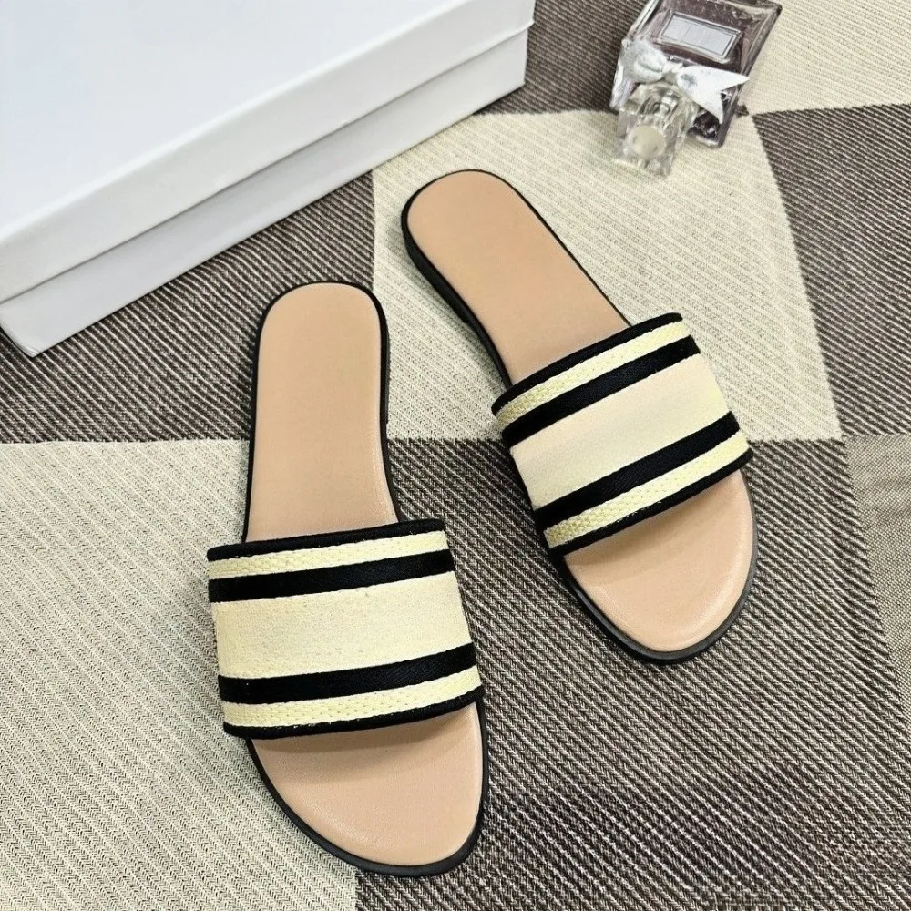 2026 Spring Summer New Women's Letter Embroidered Braided Flat Slides Single Strap Sandals All-Matching Coastal Grandmother Preppy Luxe Braided Texture Monogram Accent Resort Ready Non-Slip Sole for Women Girls Beach Resort Daily Errands Outfit
2026 Spring Summer New Women's Letter Embroidered Braided Flat Slides Single Strap Sandals All-Matching Coastal Grandmother Preppy Luxe Braided Texture Monogram Accent Resort Ready Non-Slip Sole for Women Girls Beach Resort Daily Errands Outfit