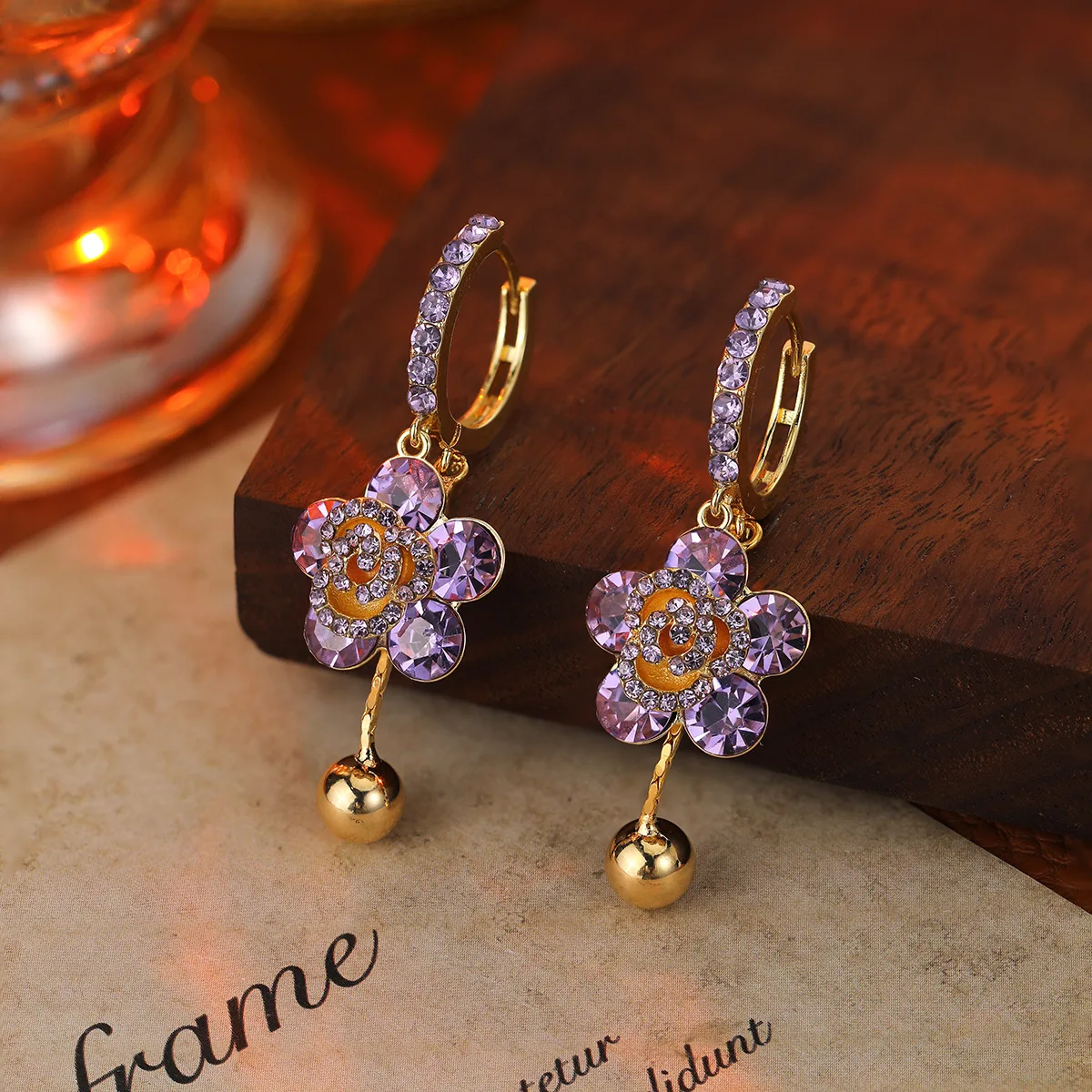 Exquisite Purple Zircon Flower Earrings For Women Fashion Rhinestone Flower Dangle Earrings Wedding Party Jewelry Accessories
Exquisite Purple Zircon Flower Earrings For Women Fashion Rhinestone Flower Dangle Earrings Wedding Party Jewelry Accessories