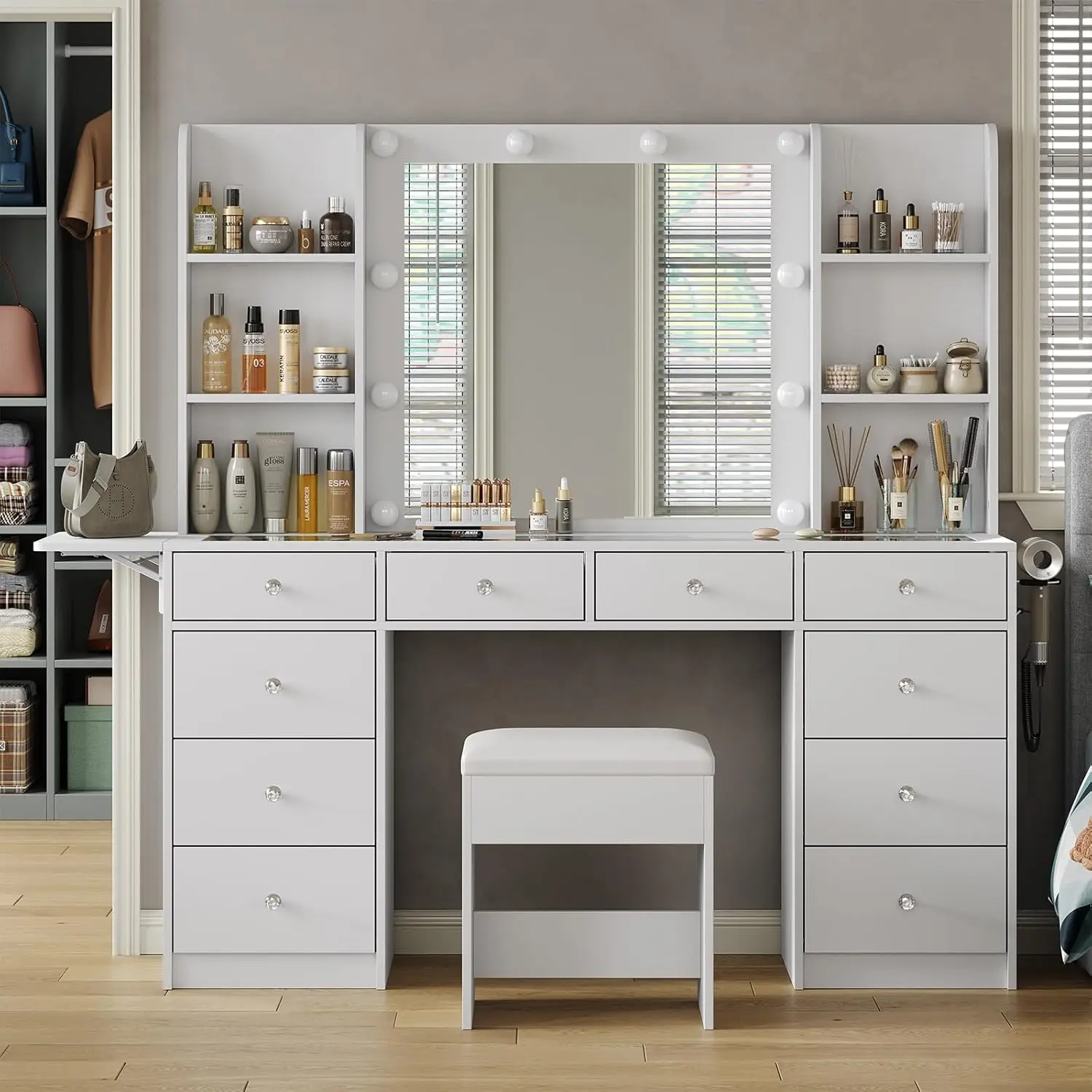 Туалетный столик с розеткой, зеркалом и 10 светодиодными лампами, 10 ящиками, 6 полками, откидной панелью, Dre
Туалетный столик с розеткой, зеркалом и 10 светодиодными лампами, 10 ящиками, 6 полками, откидной панелью, Dre