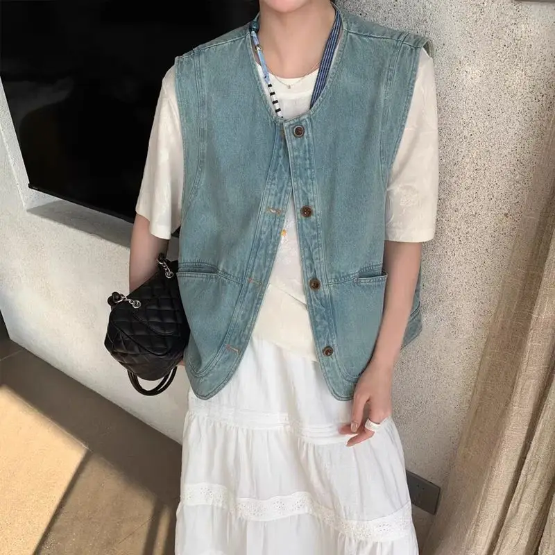 2026 European Summer New Women's Cowboy Vest Loose Commuter Short Cowboy Vest
2026 European Summer New Women's Cowboy Vest Loose Commuter Short Cowboy Vest