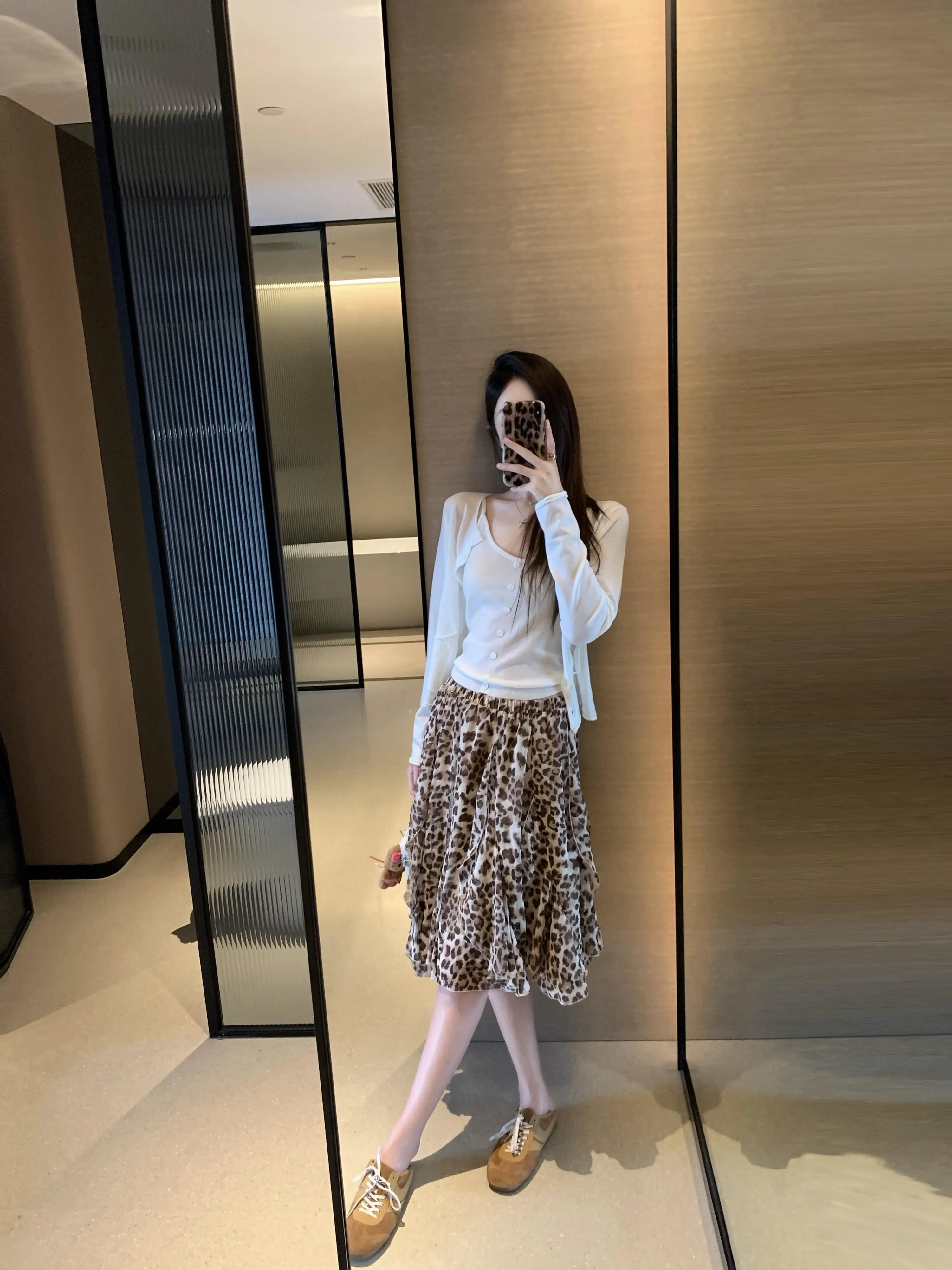 Casual Cake Skirt Half-length Spring Summer New Style Women's Floral Lace Asymmetric Midi Skirt Leopard Print City Commute
Casual Cake Skirt Half-length Spring Summer New Style Women's Floral Lace Asymmetric Midi Skirt Leopard Print City Commute