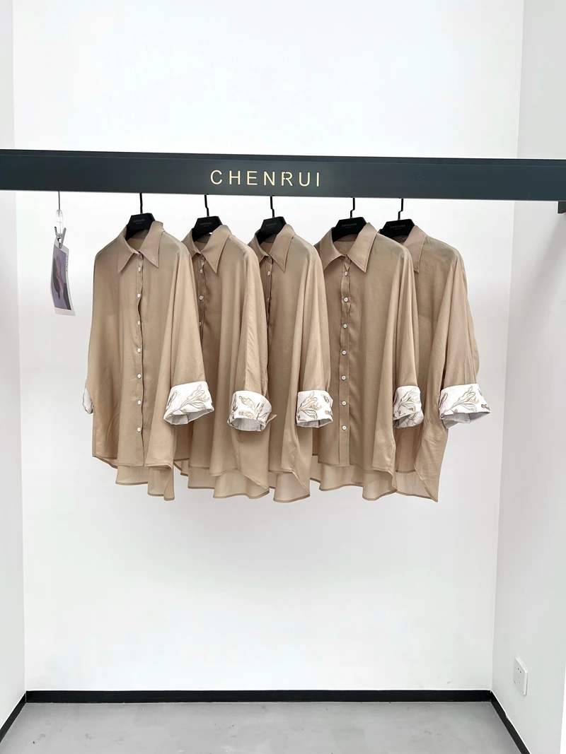 Ele Простой дизайн, смесь шелка Lenzing, экологически чистый, легкий, гладкий, с вышивкой, средней длины, свободный, на одной пуговице irt
Ele Простой дизайн, смесь шелка Lenzing, экологически чистый, легкий, гладкий, с вышивкой, средней длины, свободный, на одной пуговице irt