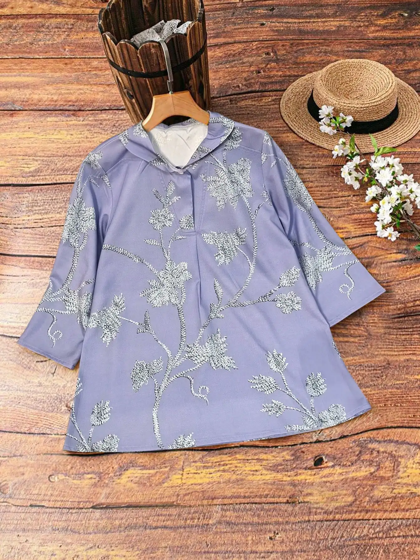 Women's Retro Floral Imitation Embroidery Print Casual Three-Quarter Sleeve Blouse - Imitation Embroidery Print
Women's Retro Floral Imitation Embroidery Print Casual Three-Quarter Sleeve Blouse - Imitation Embroidery Print
