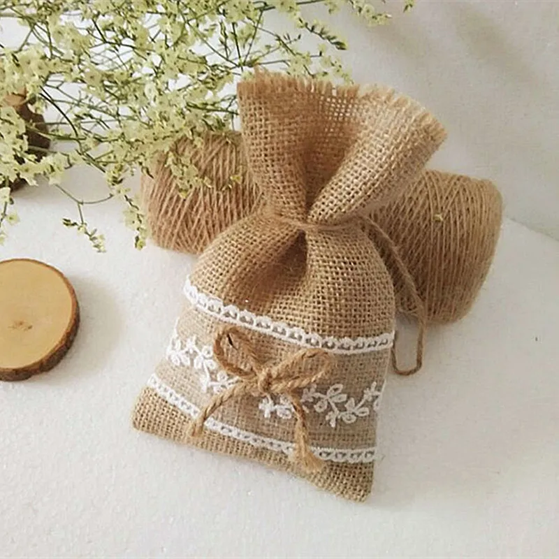 50pcs/lot Size 10x16.5CM Rustic Small Candy Jute Sacks Handmade Burlap Lace Bags Wedding Gifts Favor Pouch Bags
50pcs/lot Size 10x16.5CM Rustic Small Candy Jute Sacks Handmade Burlap Lace Bags Wedding Gifts Favor Pouch Bags