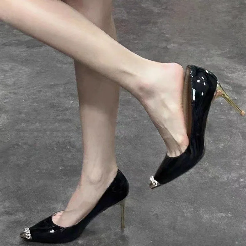 Лидер продаж 2026, женская классическая черная кожаная обувь с острым носком, весенняя женская обувь без шнуровки на шпильке, женская обувь высокого качества, Sapatos Femininas
Лидер продаж 2026, женская классическая черная кожаная обувь с острым носком, весенняя женская обувь без шнуровки на шпильке, женская обувь высокого качества, Sapatos Femininas