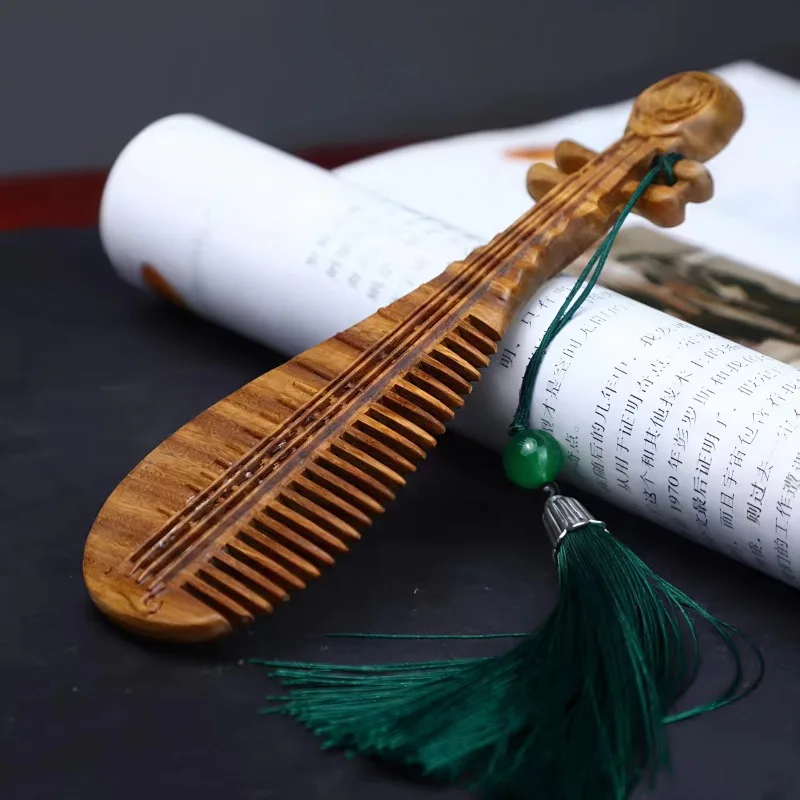 Расческа для волос из зеленого сандалового дерева ручной работы - 5,9-дюймовая расческа с кисточками в стиле PiPa для косплея Hanfu, массажа волос, подарков
Расческа для волос из зеленого сандалового дерева ручной работы - 5,9-дюймовая расческа с кисточками в стиле PiPa для косплея Hanfu, массажа волос, подарков