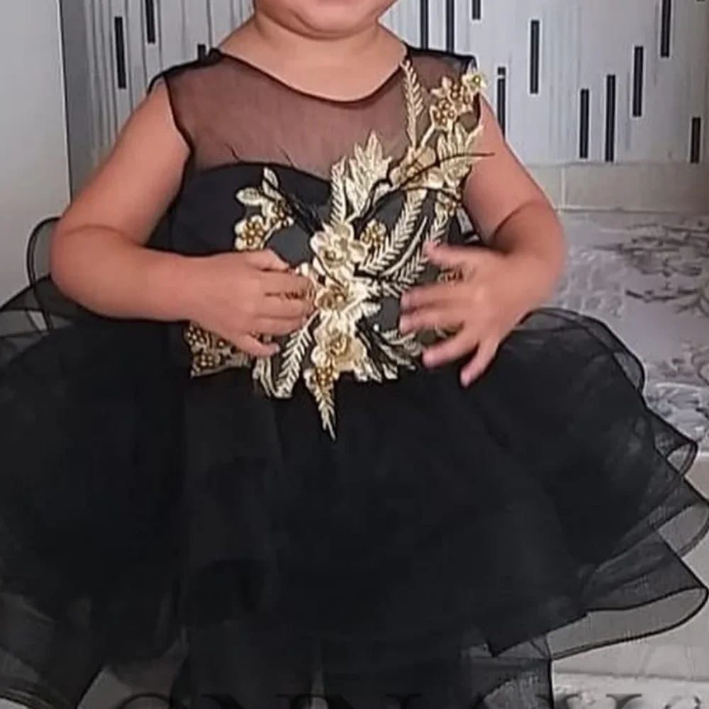 Прекрасное черное платье с цветочным узором для девочек, кружевные аппликации, пышные мини-платья без рукавов с оборками для детей, милые платья для дня рождения по индивидуальному заказу
Прекрасное черное платье с цветочным узором для девочек, кружевные аппликации, пышные мини-платья без рукавов с оборками для детей, милые платья для дня рождения по индивидуальному заказу