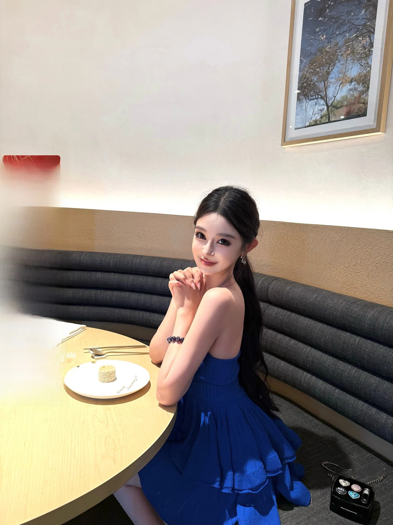 Комплект Viola Curve Sculptor Ali: облегающий топ с двойной линией вышивки и длинными рукавами, а также вязаные брюки с круглым вырезом, однотонные, сексуальные, облегающие.
Комплект Viola Curve Sculptor Ali: облегающий топ с двойной линией вышивки и длинными рукавами, а также вязаные брюки с круглым вырезом, однотонные, сексуальные, облегающие.