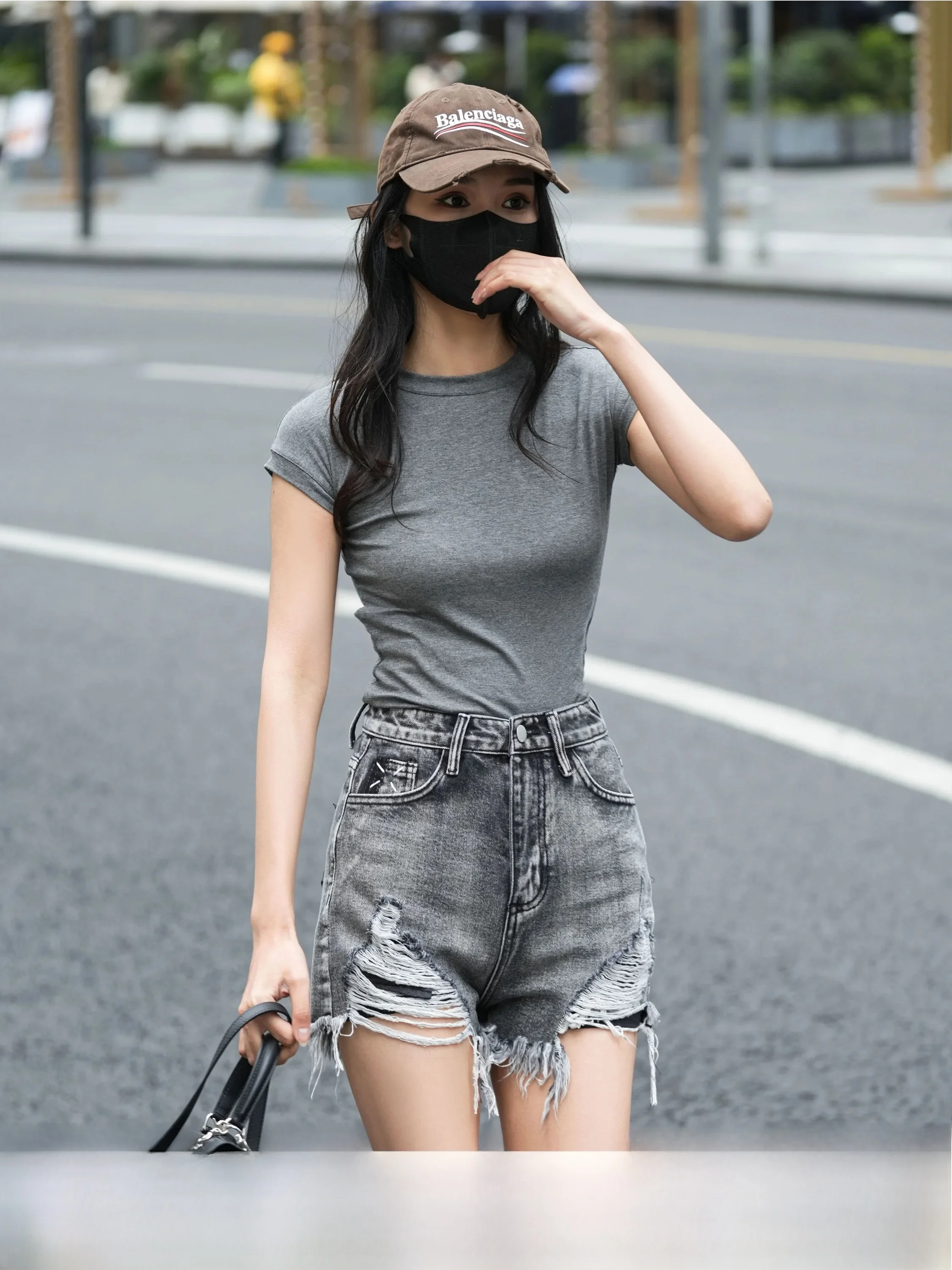 Luna7xi Grey Fashionable Short Sleeve round Neck T-Shirt Women's Summer Slimming Inner And Outer Wear Top Cotton Blend Comfor...
Luna7xi Grey Fashionable Short Sleeve round Neck T-Shirt Women's Summer Slimming Inner And Outer Wear Top Cotton Blend Comfor...