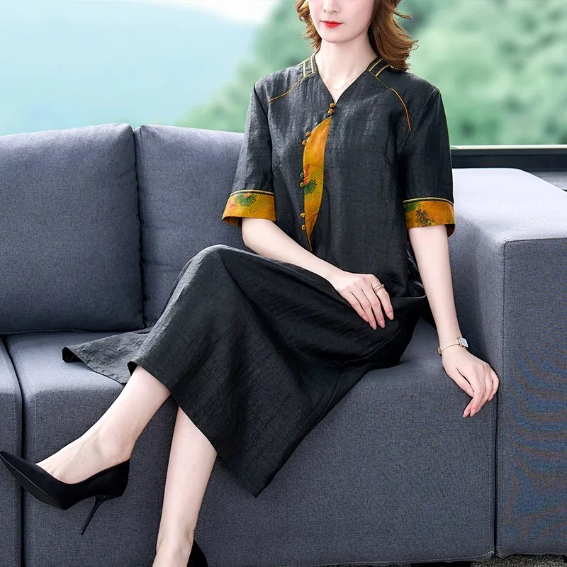 Elegant Women Traditional Aodai Cheongsam Retro Show Dance Stage Performance Aodai Clothing
Elegant Women Traditional Aodai Cheongsam Retro Show Dance Stage Performance Aodai Clothing