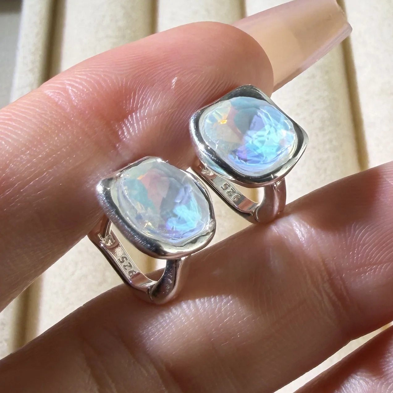 925 Sterling Silver Earrings For Women Trendy Geometric Moonstone Earring Jewelry Prevent Allergy Party Gift Accessories
925 Sterling Silver Earrings For Women Trendy Geometric Moonstone Earring Jewelry Prevent Allergy Party Gift Accessories