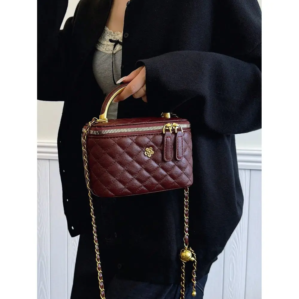 Color Fashionable HighEnd Versatile Women Handbag Shoulder Bag
Color Fashionable HighEnd Versatile Women Handbag Shoulder Bag