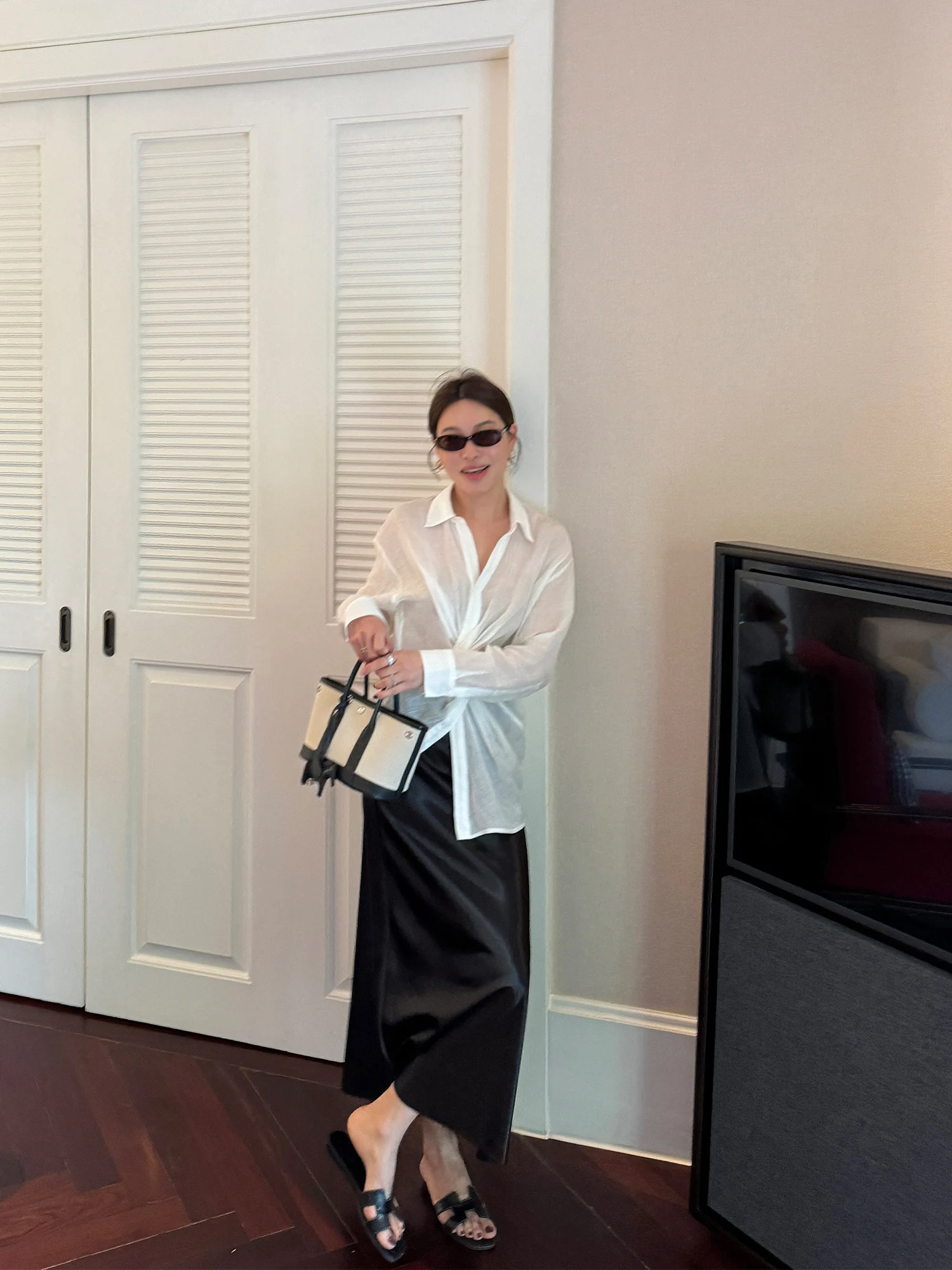 White Knot Twist Women's Shirt Korean Fashion Loose Fit Linen Spring Summer New Arrival Breathable Moisture Wicking V-Neck Bu...
White Knot Twist Women's Shirt Korean Fashion Loose Fit Linen Spring Summer New Arrival Breathable Moisture Wicking V-Neck Bu...