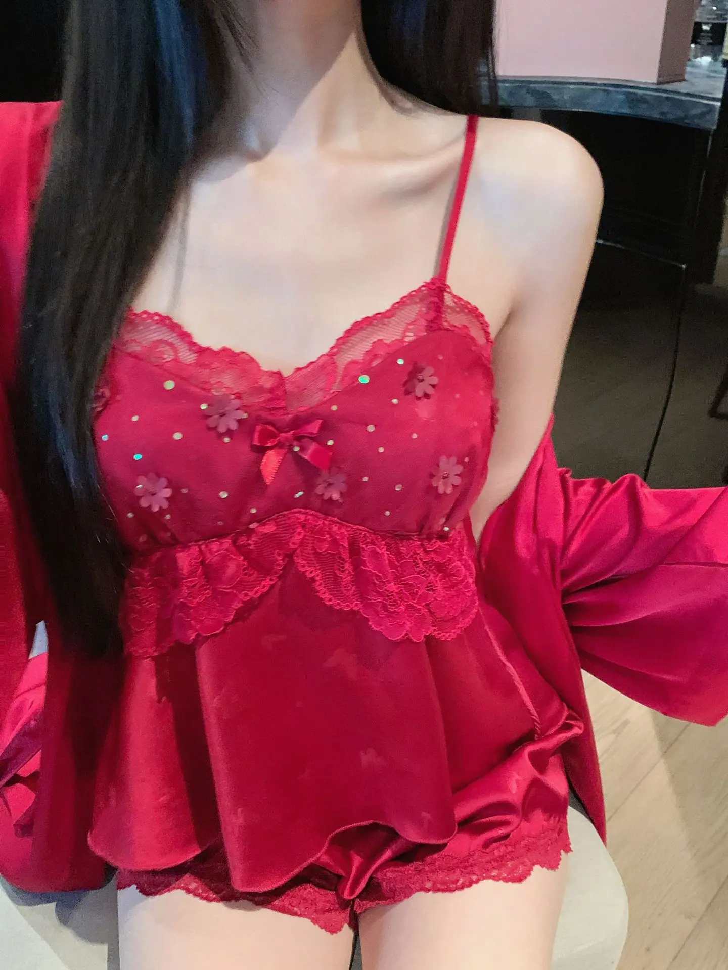 Summer Pajamas 4 Piece Suit Sexy Robe Lace Applique Suspender Sling Shorts Silky Satin Women's Sleepwear Pijamas Suit Loungewear
Summer Pajamas 4 Piece Suit Sexy Robe Lace Applique Suspender Sling Shorts Silky Satin Women's Sleepwear Pijamas Suit Loungewear