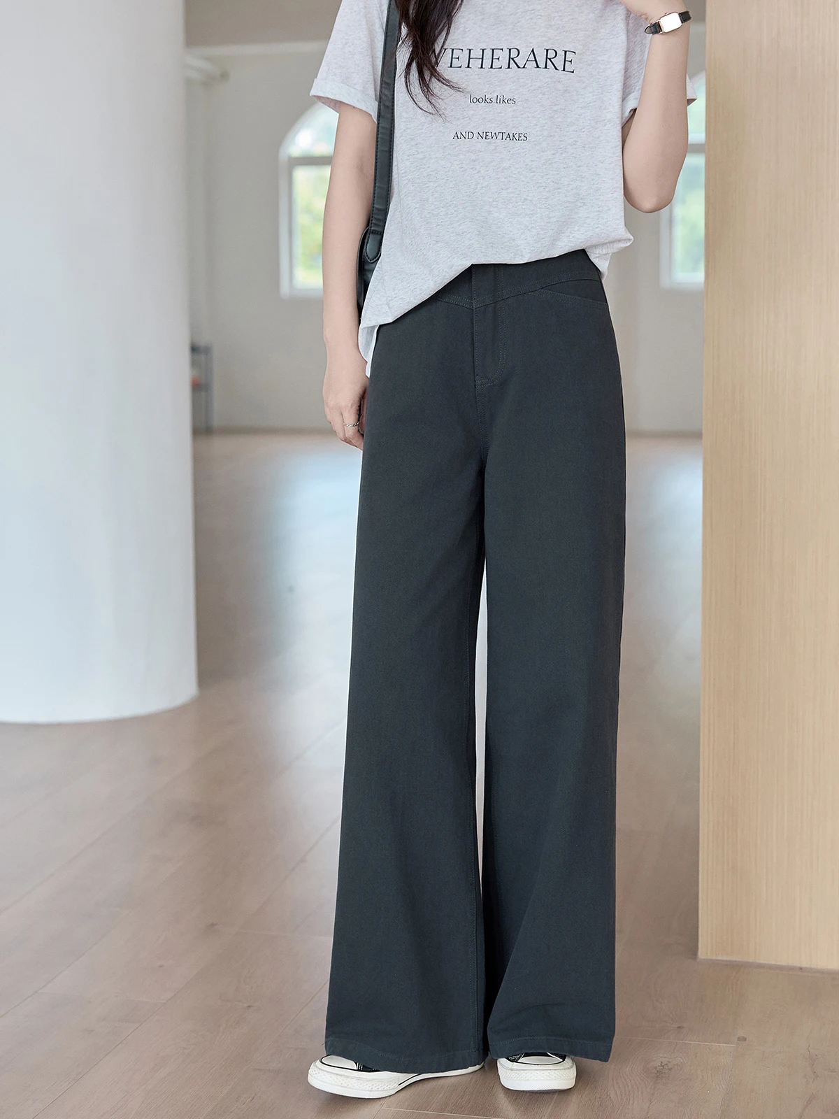 Deep Blue High Waist Wide Leg Jeans Women's Summer New Style HUIXI Drawstring Design Slimming Effect Commute Style
Deep Blue High Waist Wide Leg Jeans Women's Summer New Style HUIXI Drawstring Design Slimming Effect Commute Style