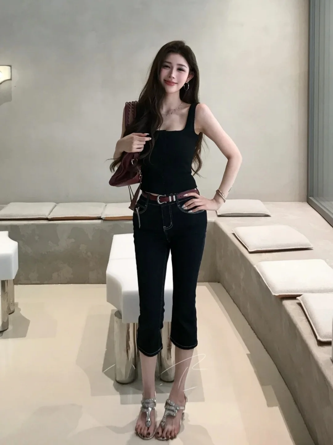High Waist Slim Fit Seven Inch Denim Jeans Korean Style Elastic Capri Pants Flared Legs for Women Summer Season High Elasticity
High Waist Slim Fit Seven Inch Denim Jeans Korean Style Elastic Capri Pants Flared Legs for Women Summer Season High Elasticity